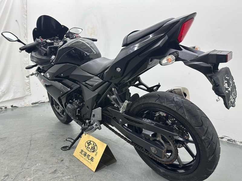 二手豪爵铃木GSX250R