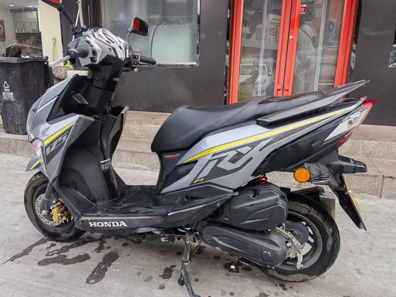 二手新大洲本田裂行 RX125Fi