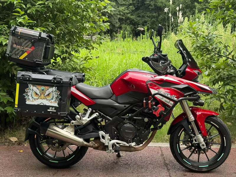 二手贝纳利金鹏 TRK251