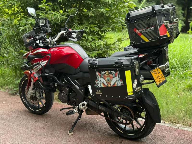 二手贝纳利金鹏 TRK251