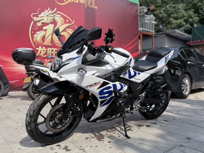 二手豪爵铃木GSX250R