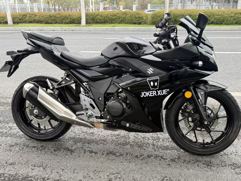 二手豪爵铃木GSX250R