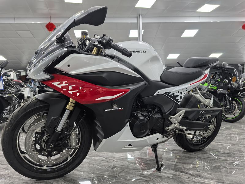 二手贝纳利龙卷风 Tornado 552R
