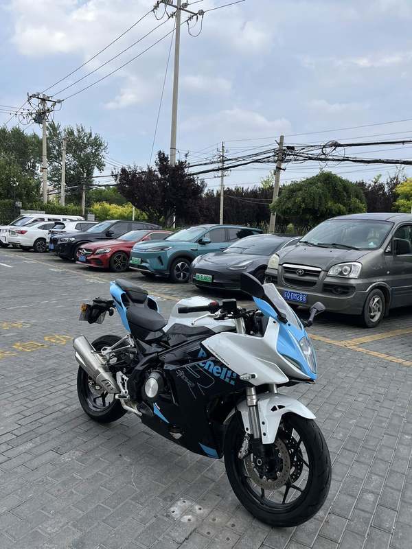 二手贝纳利龙卷风 Tornado 302R