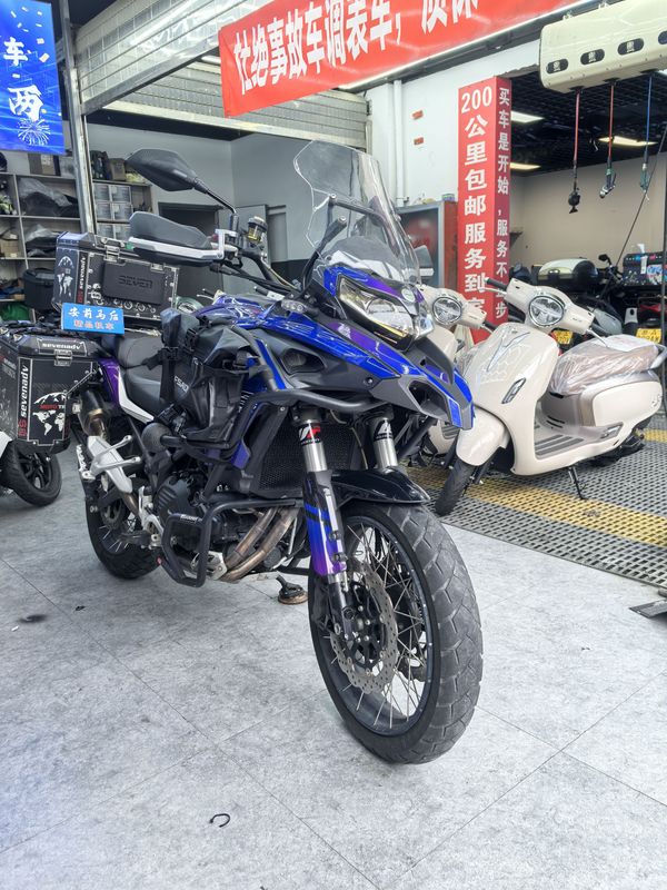 二手贝纳利金鹏 TRK502