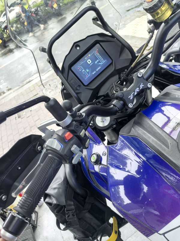 二手贝纳利金鹏 TRK502