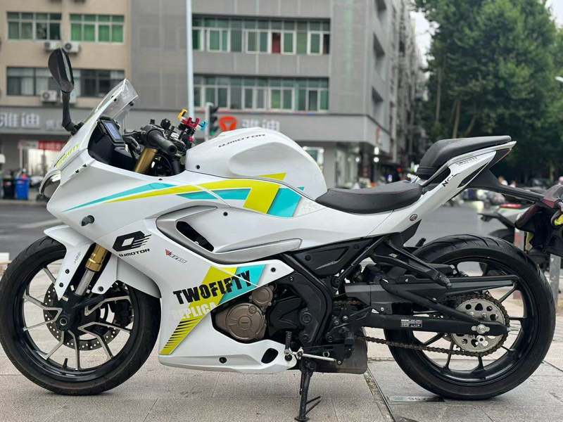 二手QJMOTOR赛250