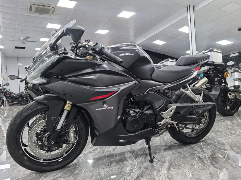 二手贝纳利龙卷风 Tornado 552R