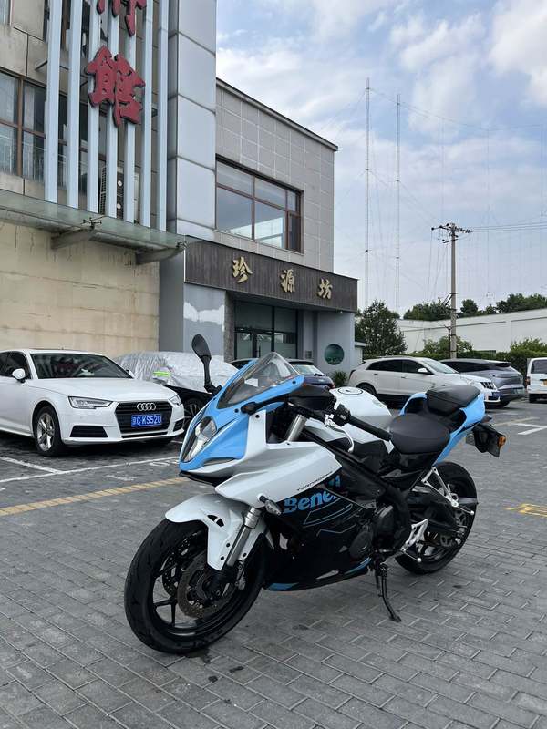 二手贝纳利龙卷风 Tornado 302R