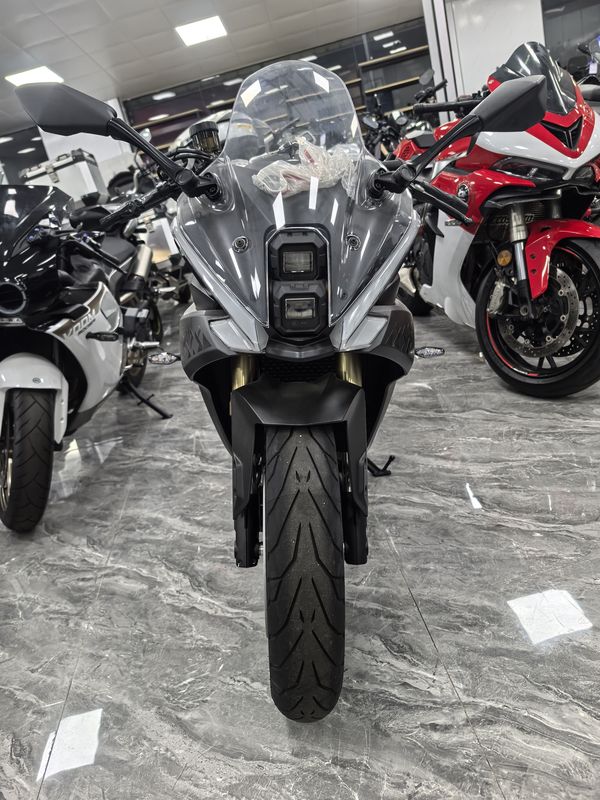 二手贝纳利龙卷风 Tornado 552R