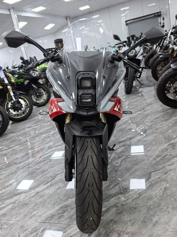 二手贝纳利龙卷风 Tornado 552R