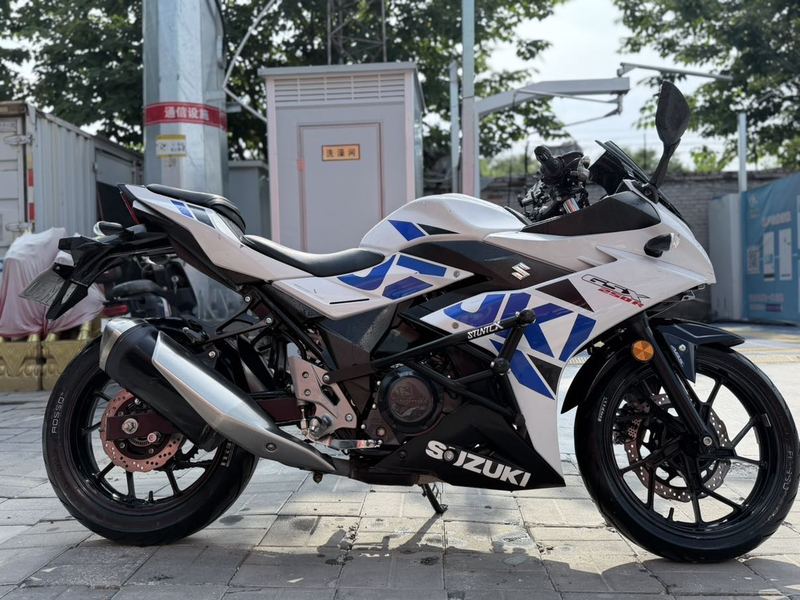 二手豪爵铃木GSX250R