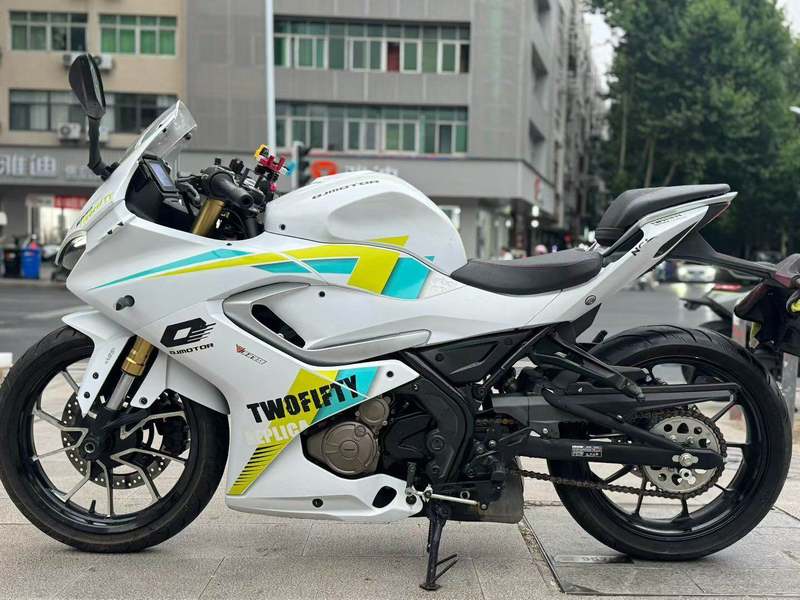 二手QJMOTOR赛250