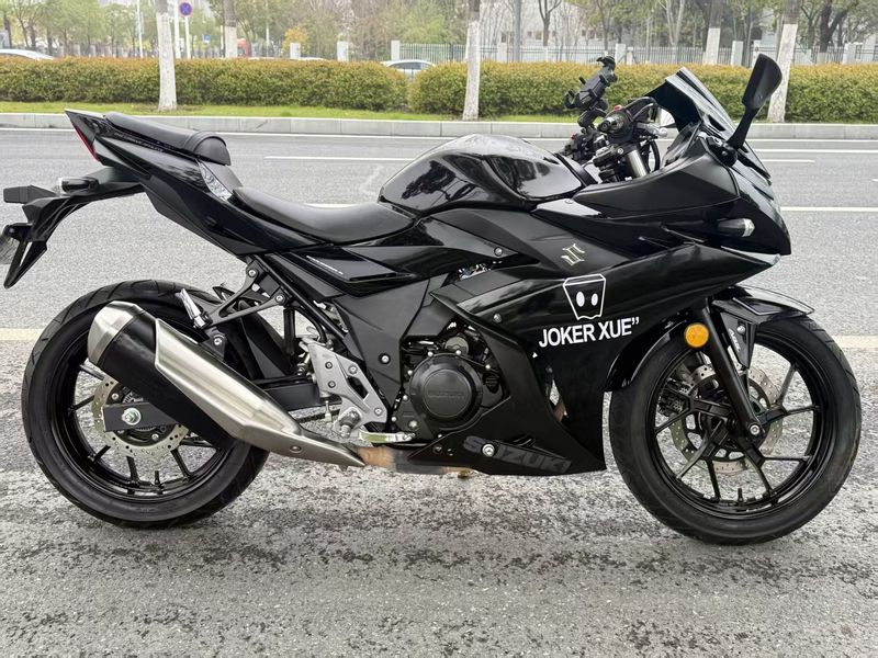 二手豪爵铃木GSX250R