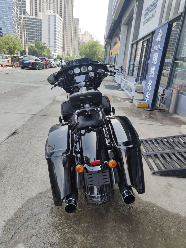 二手哈雷戴维森大道滑翔 Street Glide