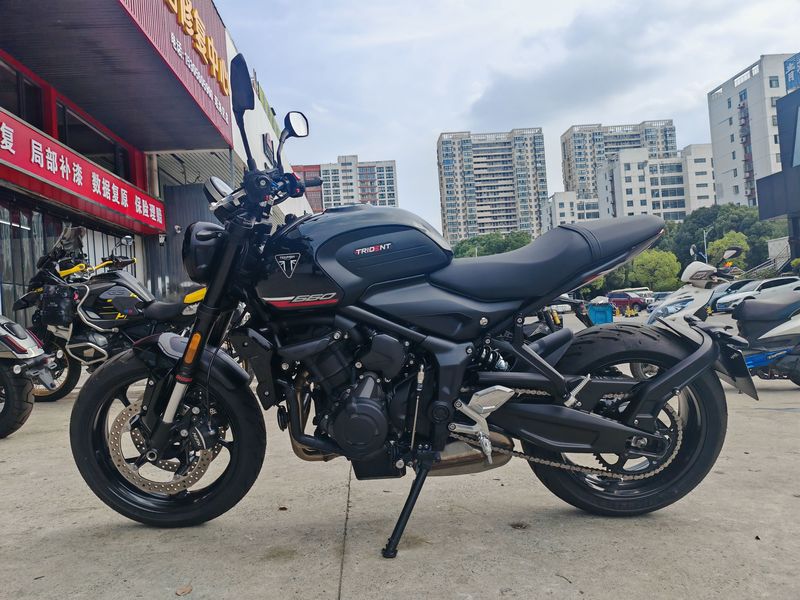 二手凯旋Trident 660