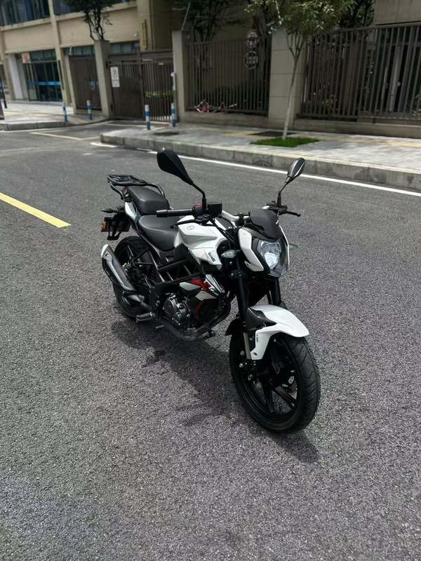 二手贝纳利红宝龙 TNT150i