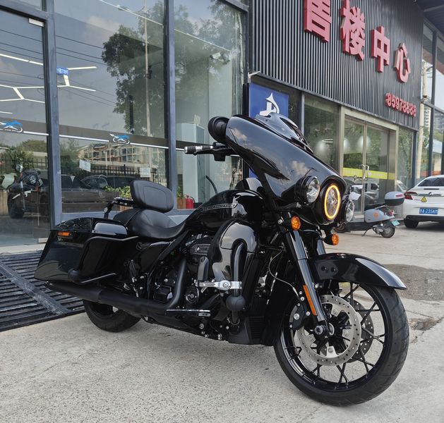 二手哈雷戴维森大道滑翔 Street Glide
