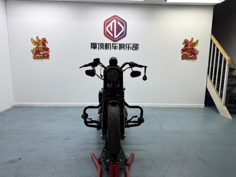 二手哈雷戴维森Iron883 硬汉