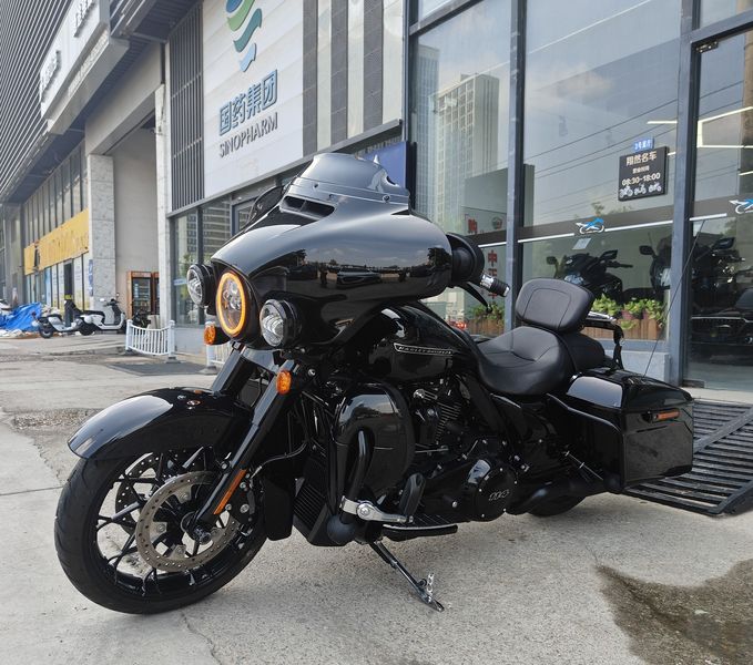 二手哈雷戴维森大道滑翔 Street Glide