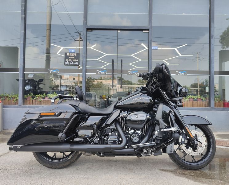 二手哈雷戴维森大道滑翔 Street Glide