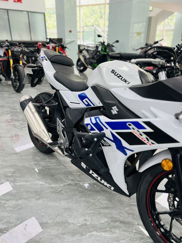 二手豪爵铃木GSX250R