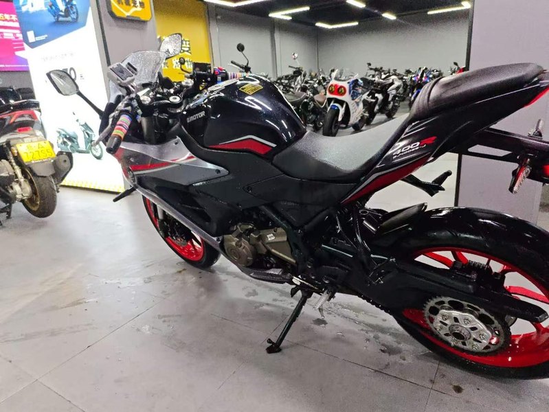 二手QJMOTOR赛400