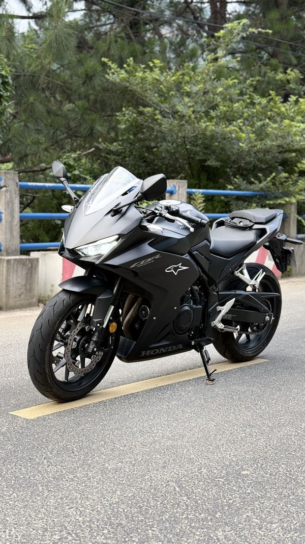 二手本田CBR400R