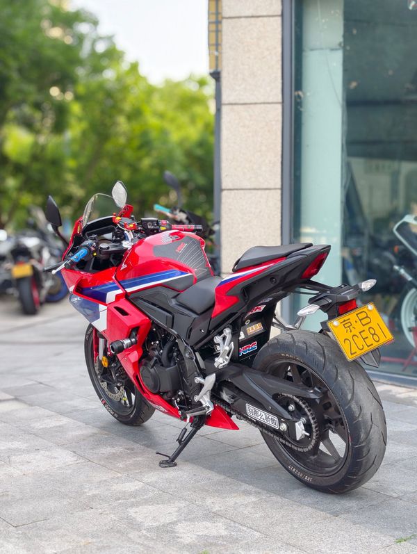 二手本田CBR400R