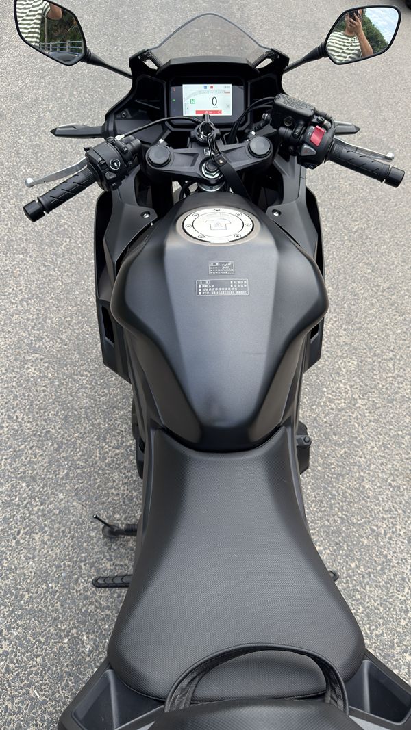 二手本田CBR400R