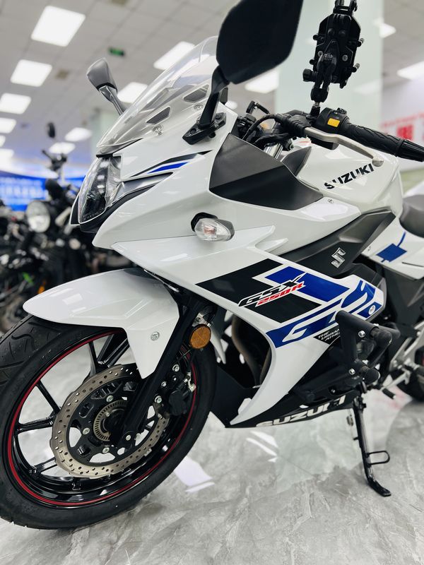 二手豪爵铃木GSX250R
