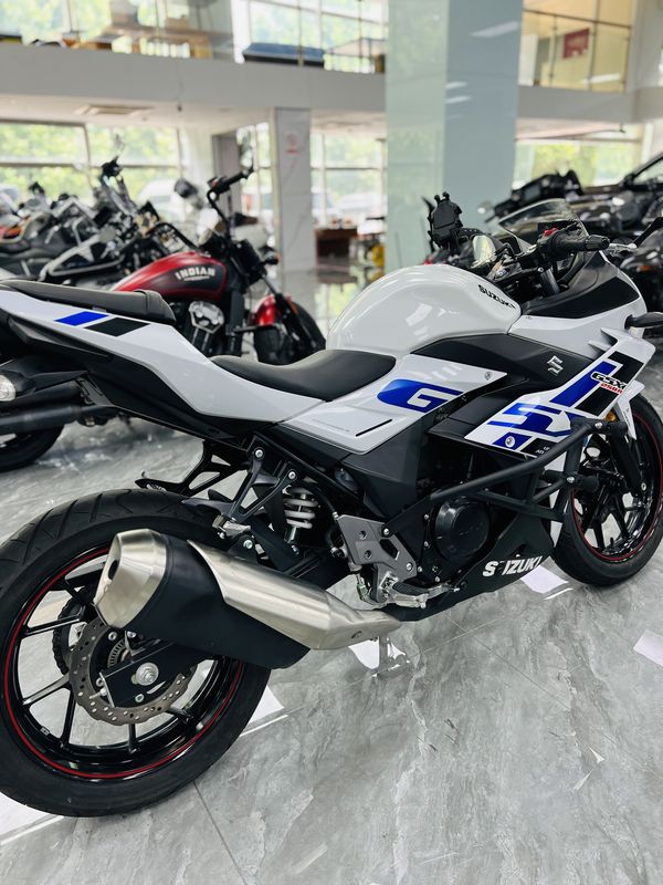 二手豪爵铃木GSX250R