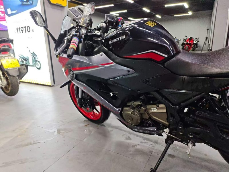 二手QJMOTOR赛400