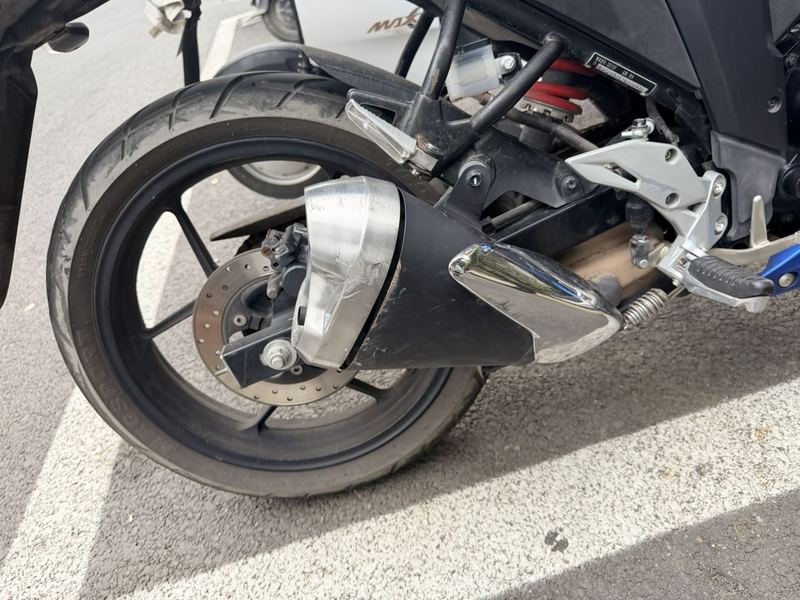 二手济南铃木极客飒 Gixxer 155