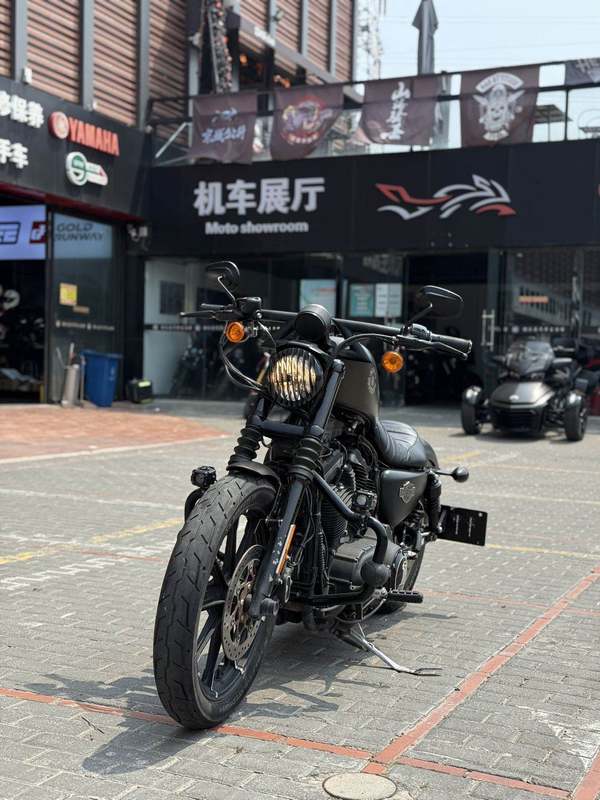 二手哈雷戴维森Iron883 硬汉