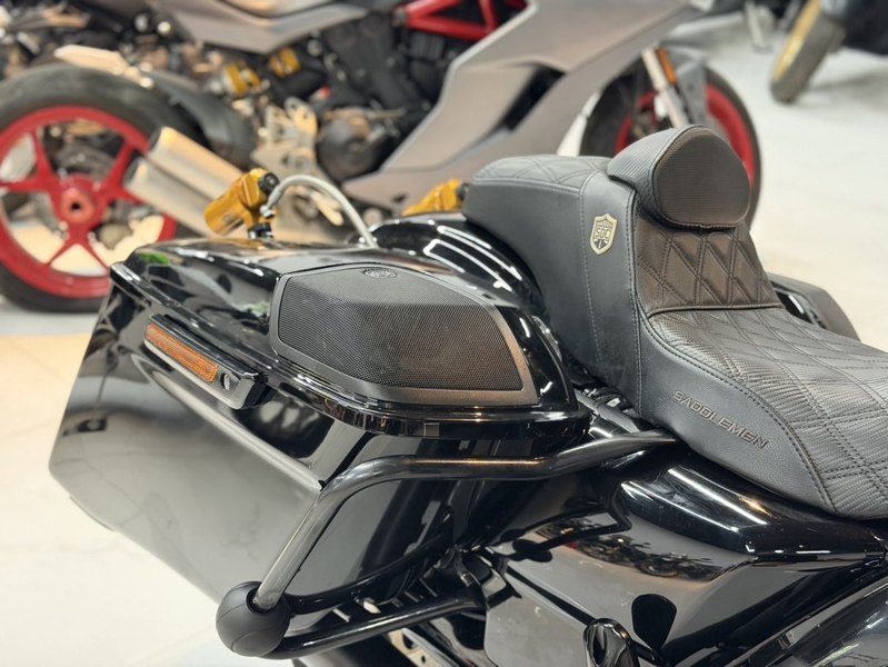 二手哈雷戴维森大道滑翔 Street Glide