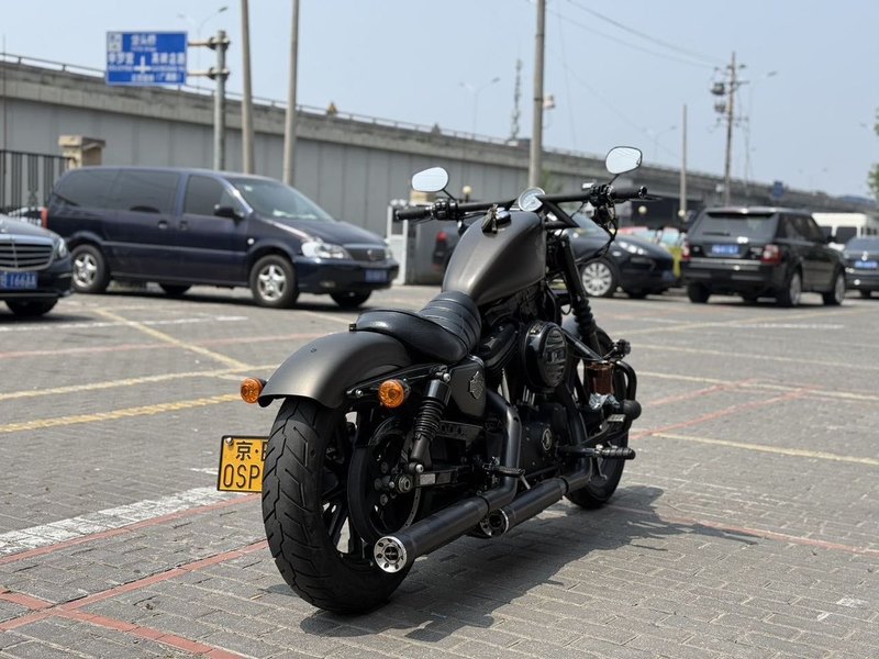 二手哈雷戴维森Iron883 硬汉