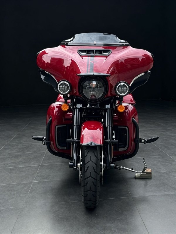 二手哈雷戴维森大道滑翔 Street Glide