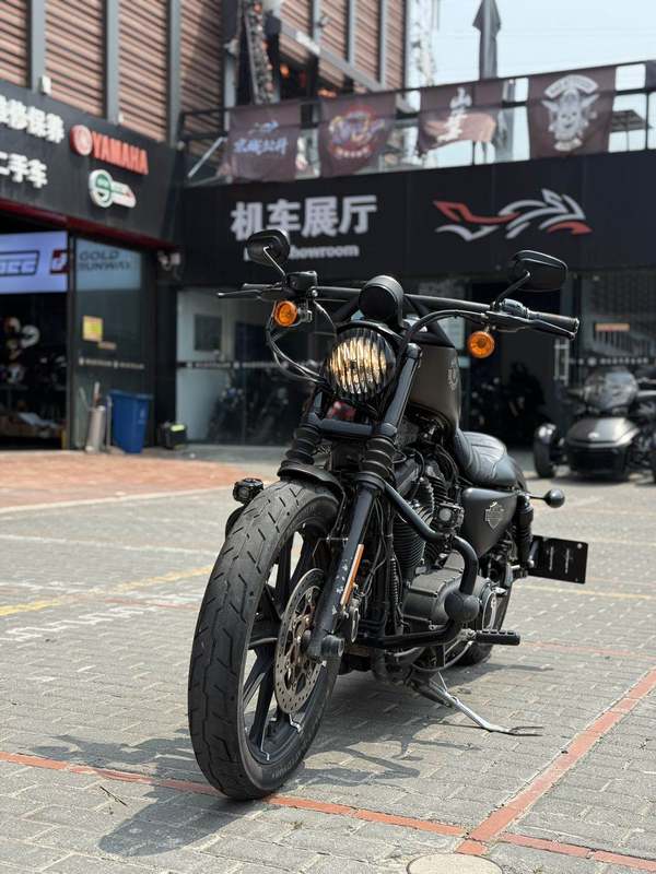 二手哈雷戴维森Iron883 硬汉