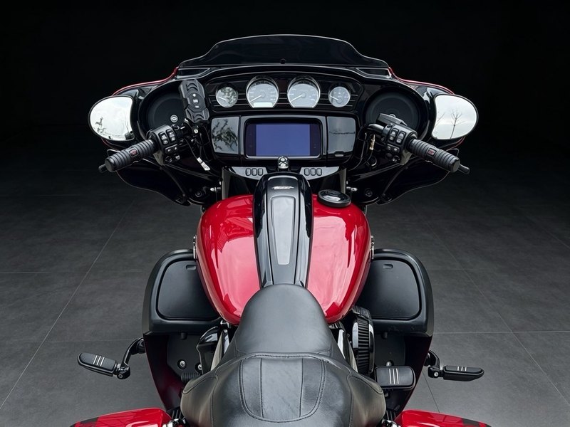 二手哈雷戴维森大道滑翔 Street Glide
