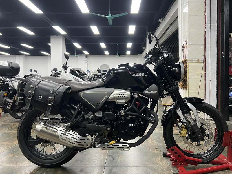 二手五羊本田鸷道 CB190SS