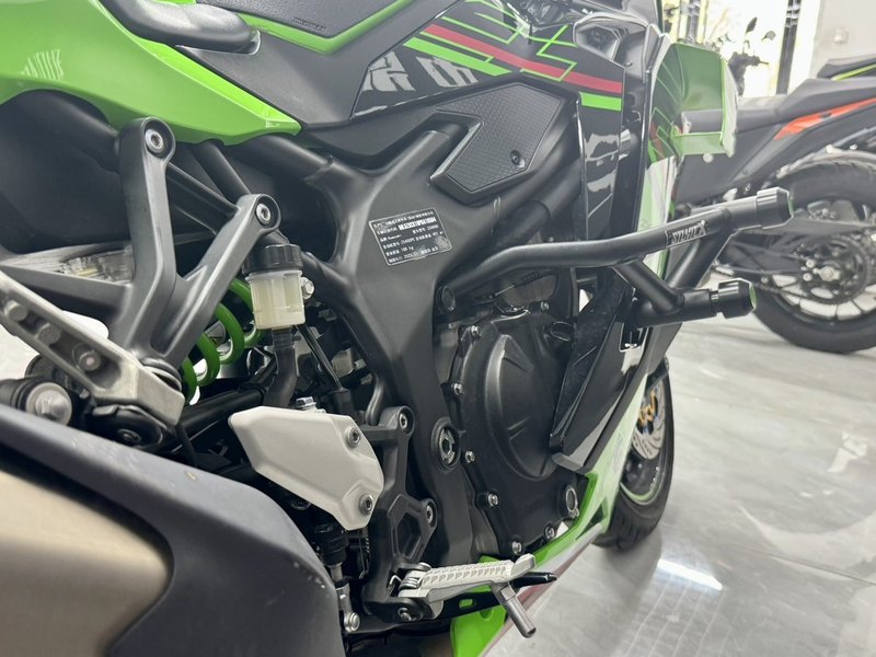 二手川崎ZX-4R
