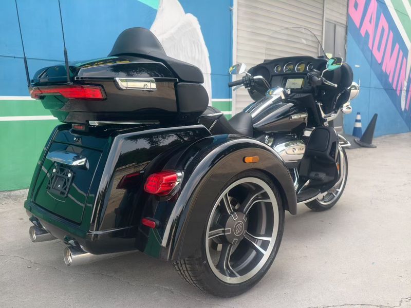 二手哈雷戴维森Tri Glide