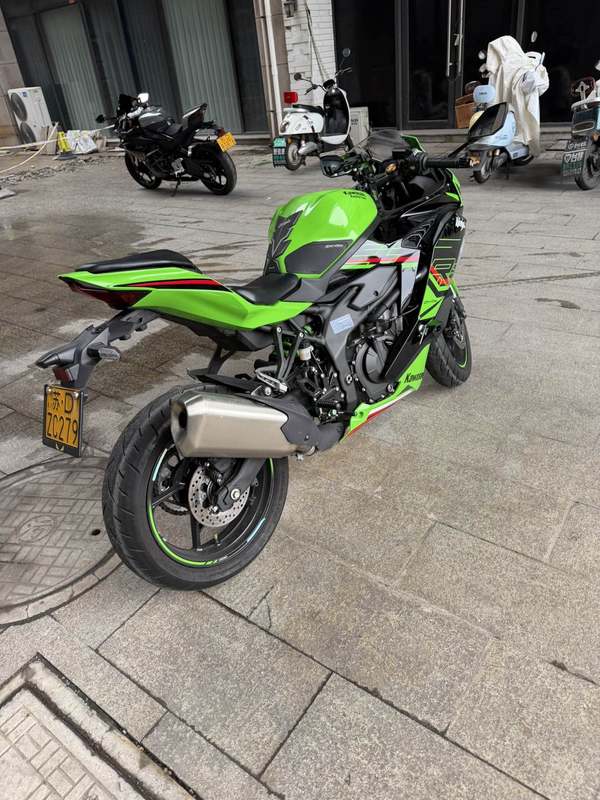 二手川崎ZX-4R