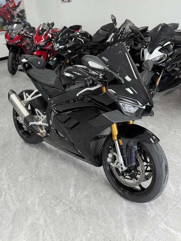 二手张雪机车820RR