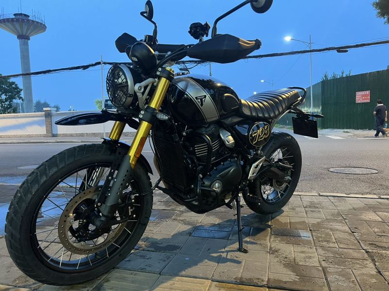 二手凯旋Scrambler 400 X