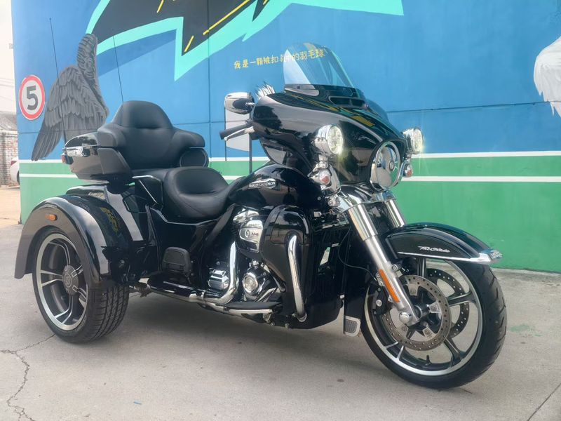 二手哈雷戴维森Tri Glide