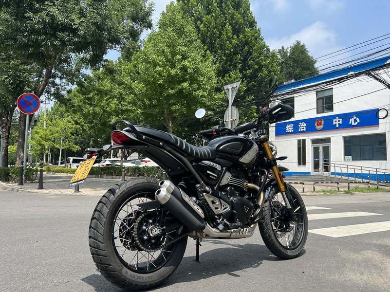 二手凯旋Scrambler 400 X