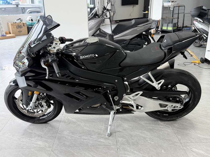 二手张雪机车820RR
