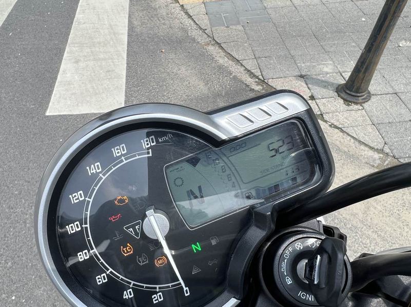 二手凯旋Scrambler 400 X